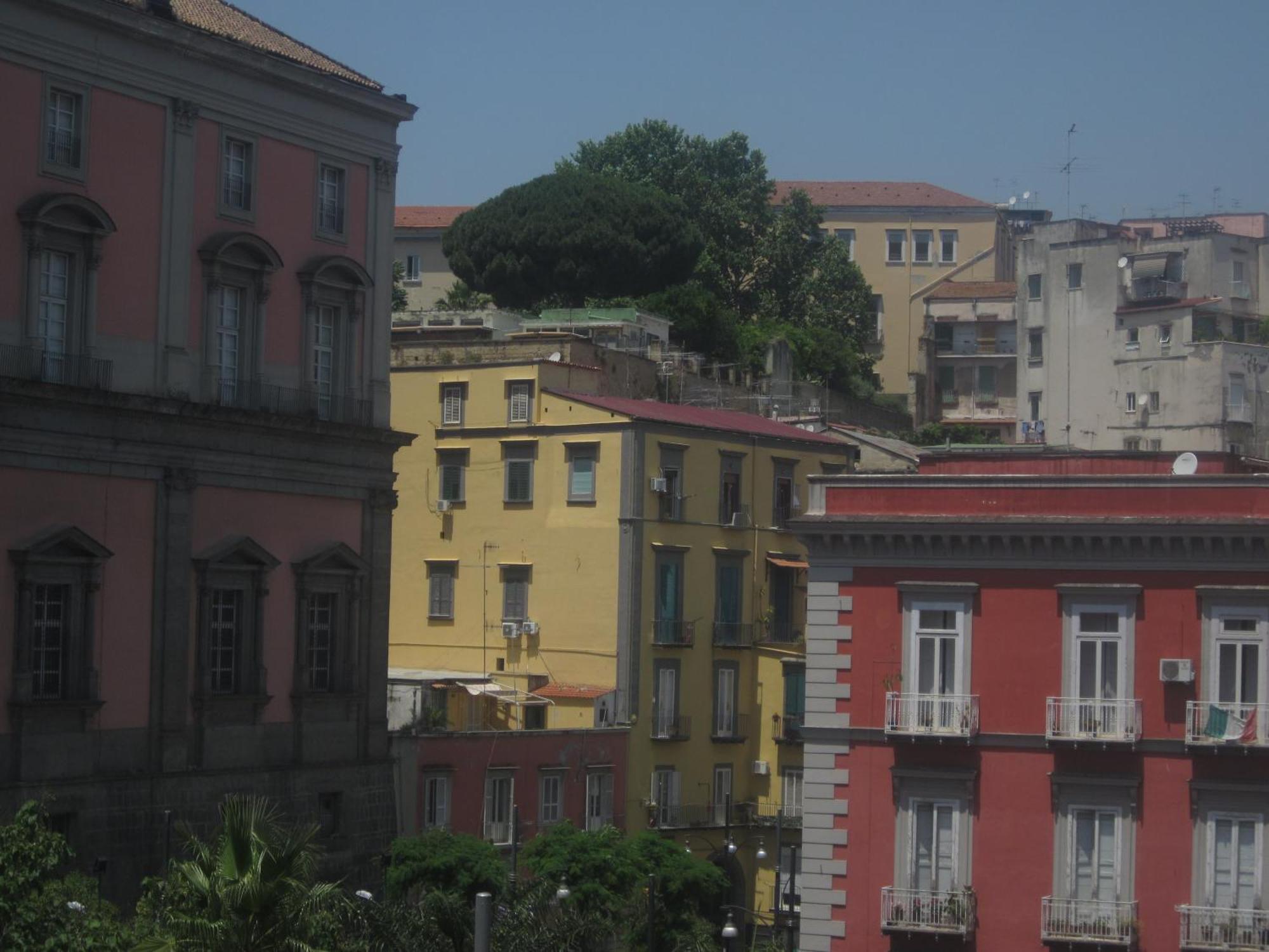 Couette-café Al 68 Di Piazza Cavour Naples